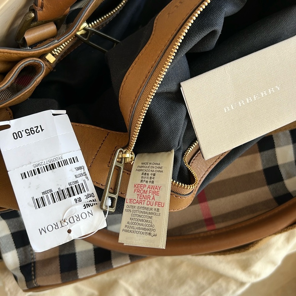 Burberry Brecon House Check Tote Bag - Picture 9 of 16